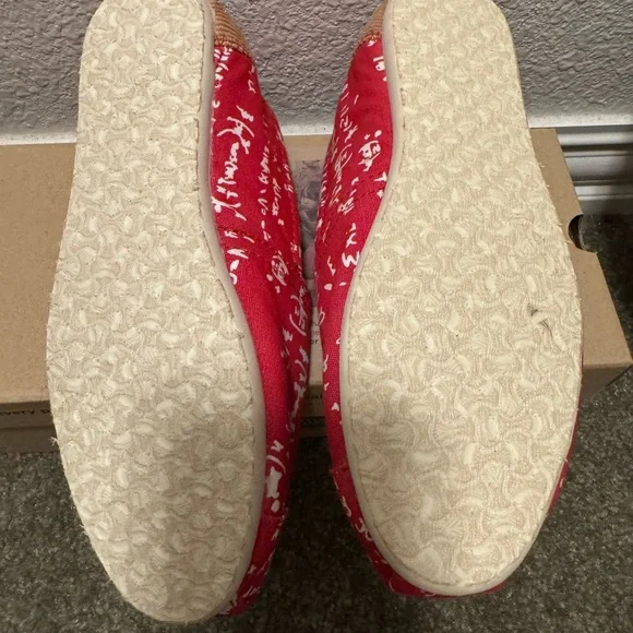 TOMS Red Calculus Canvas Slip-Ons with White Mathematical Pattern Sz 5.5 - Picture 3 of 6